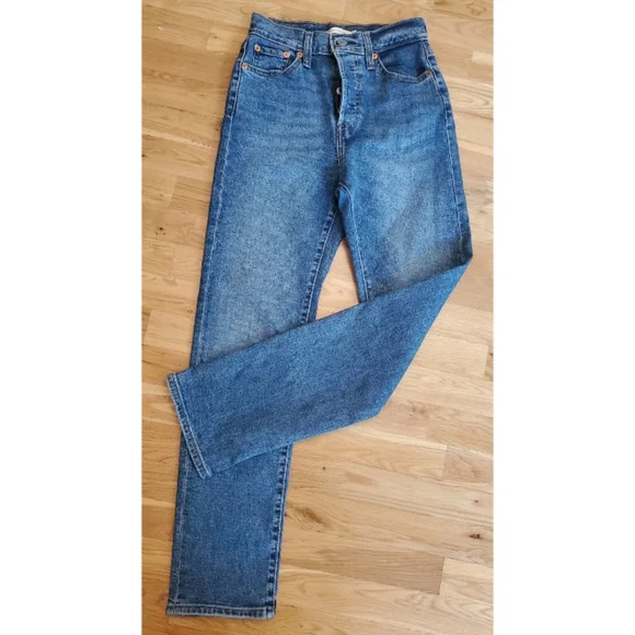 New Levi's WEDGIE STRAIGHT JEANS Size 25 & 29 - Picture 10 of 16